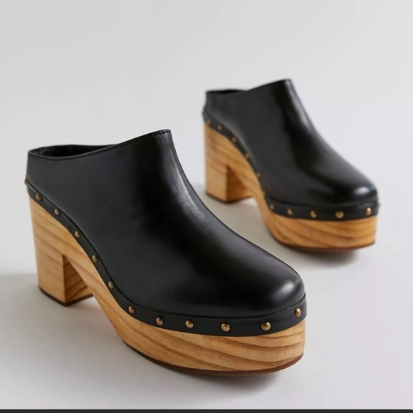 Urban outfitters “Roxy clog” - Picture 2 of 5